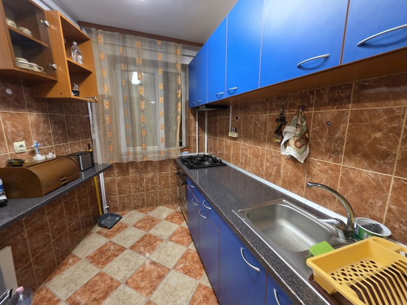 Titan, 1 Decembrie 1918 intersectie Postavarul, 15 minute metrou, la Auchan