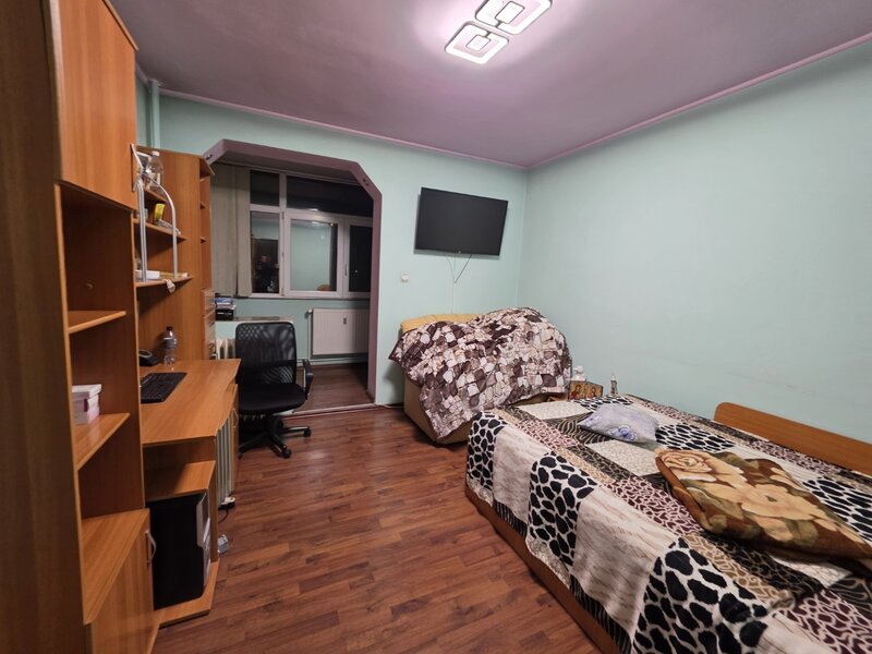 Titan, 1 Decembrie 1918 intersectie Postavarul, 15 minute metrou, la Auchan