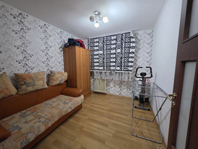 Titan, 1 Decembrie 1918 intersectie Postavarul, 15 minute metrou, la Auchan