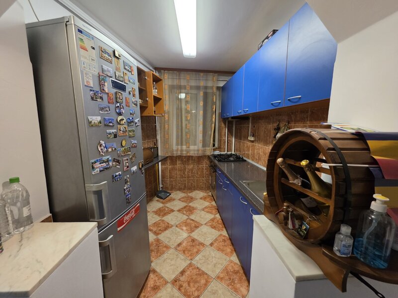 Titan, 1 Decembrie 1918 intersectie Postavarul, 15 minute metrou, la Auchan